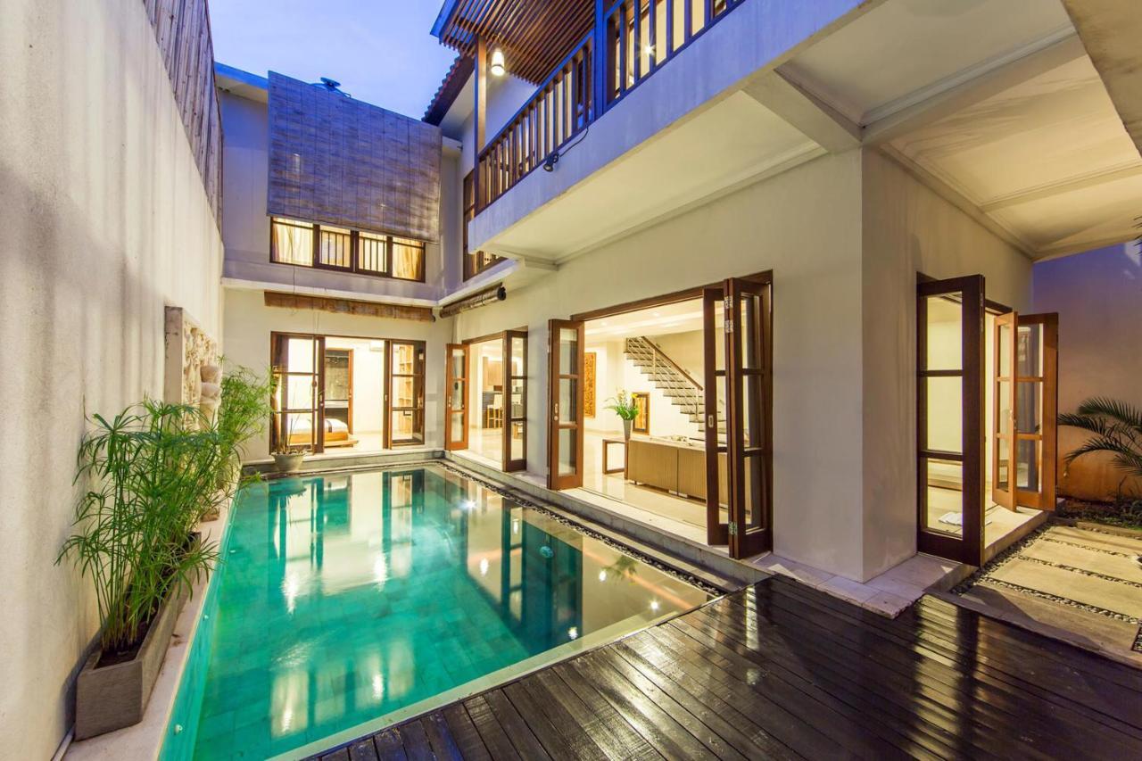 White Lotus Villas Seminyak Exterior photo